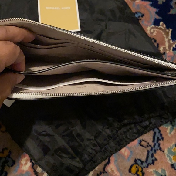 Wristlet - Picture 2 of 3